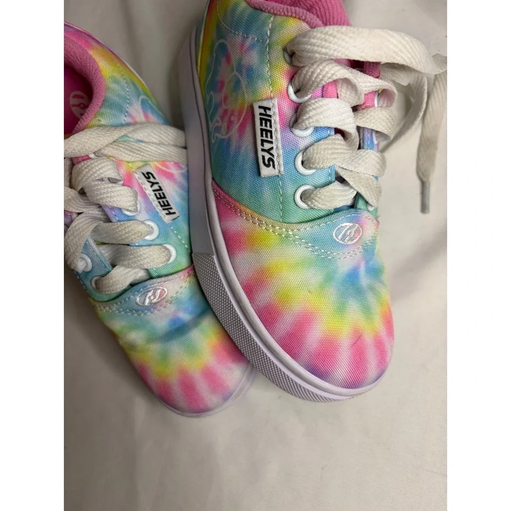 Heelys Kids Tie Dye Roller Shoes Pink Blue Yellow Lace Up Sneakers Youth 1
